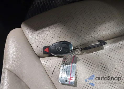 2018 Mercedes-Benz C 300 4Matic из США, поврежденный, VIN 55SWF4KB0JU280440